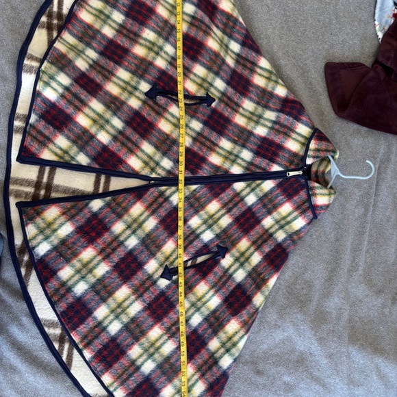 Reversible Plaid Fleece Cape - Picture 5 of 6